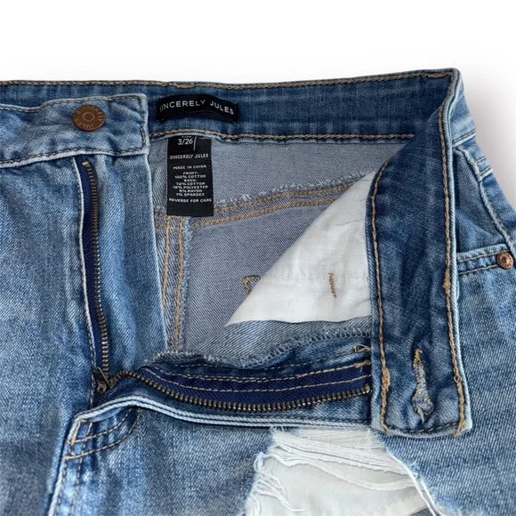 🛍️SALE🛍️ Sincerely Jules Women's Cut-Off Raw Hem Distressed Denim Shorts - Picture 6 of 7